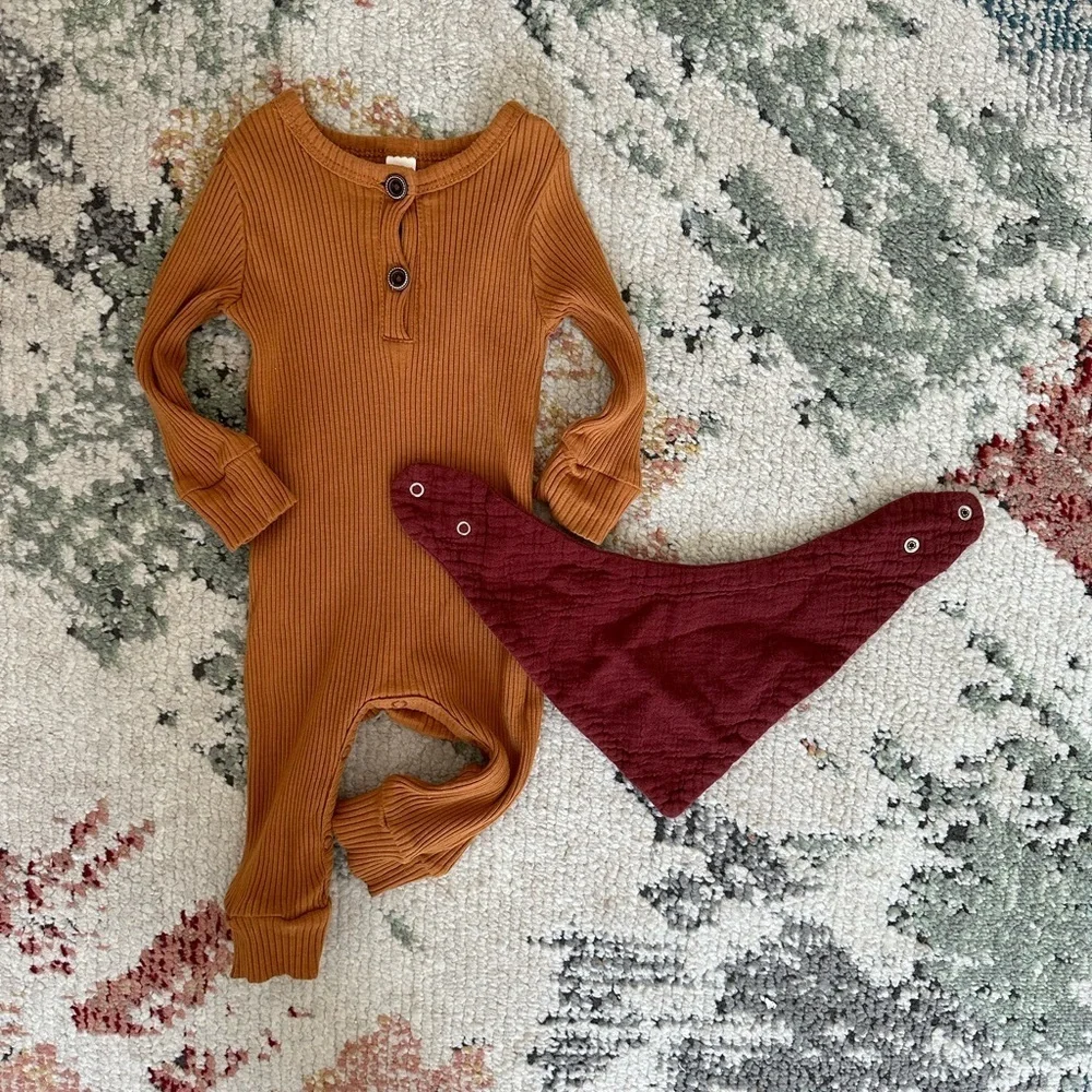 Boutique 3-6M Baby Boy Ribbed Knit Rustic Brown One Piece & Muslin Cotton Bib